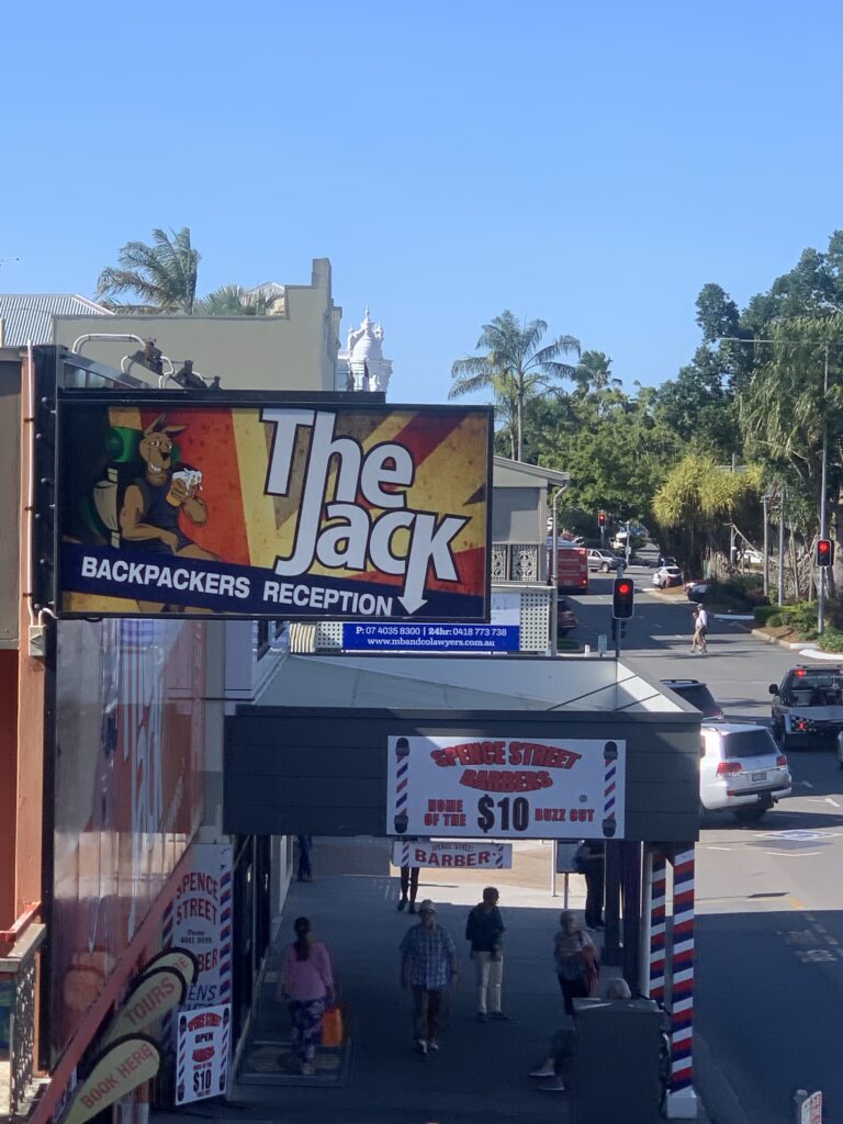 The jack hotel & backpackers 外観　看板
