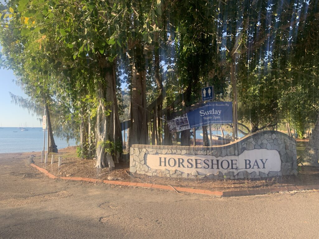 マグネティック島　オススメビーチ Horseshoe bayの看板